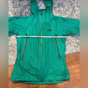 (SOLD) REI Co-op XS rain jacket, beautiful kelly green